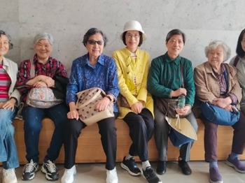 【凌霄新聞臺】寶帶橋畔杏壇情 澹臺湖上夕陽紅 ——寶帶實驗小學退休教師寶帶橋踏青徒步活動